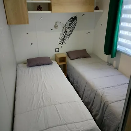 JOLI MOBILHOME 8 PERS climatisé CA62-3