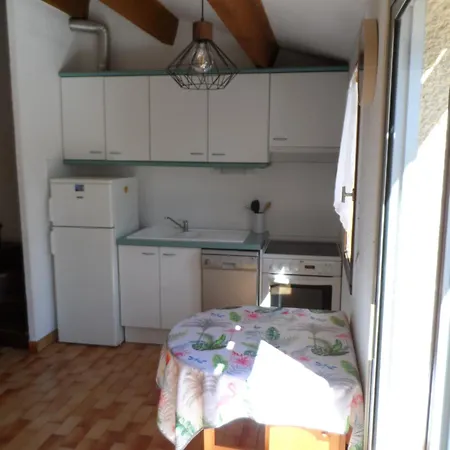 Maison au calme de la pinède, piscine, plage et farniente-2