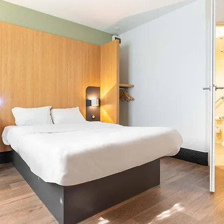B&B HOTEL Nantes Aéroport-3