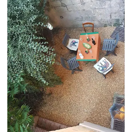 Au coeur du vieux Tours avec jardin-3