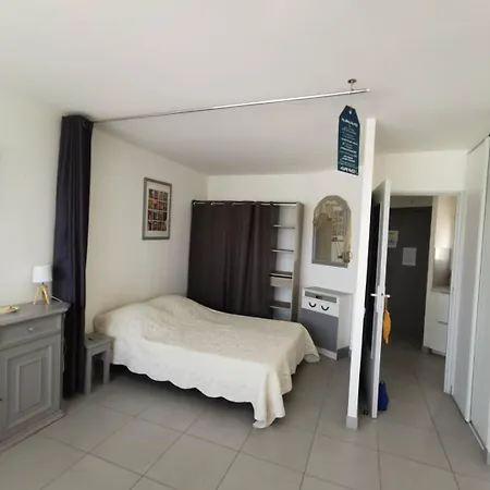 AS18656 - Grand studio vue mer, direct sur plage avec parking privé-2