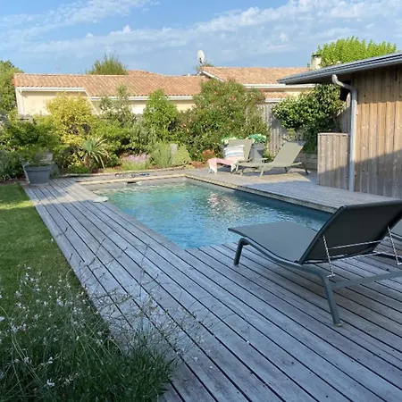 Sumptuous Cap Ferret Style House-3