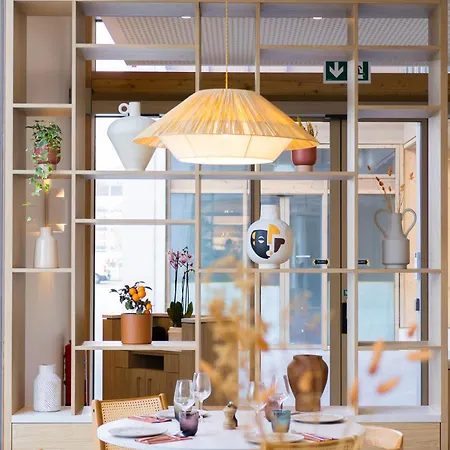 Hood Hotel-2