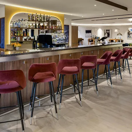 Ac Hotel By Marriott Saint-Julien-En-Genevois-2