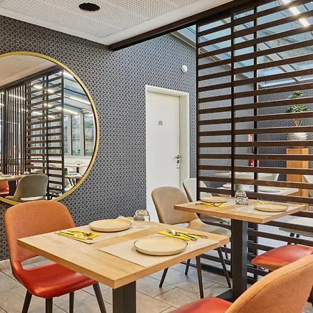 Appart'hôtel Odalys City - Paris Montmartre-3