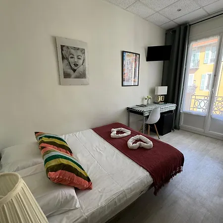 Hotel des Dames-2