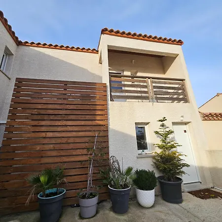 Appartement neuf 6 couchages 50 metres de la plage-2