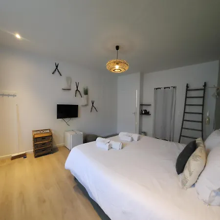 Chambres privées hyper-centre Epernay lit 160x200cm-3