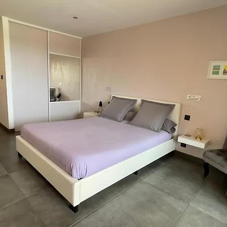 Studio neuf Le Port/Plage d’Hyères-3