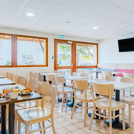 B&B Hotel Chatellerault-3