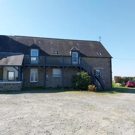 Maison Face au Mont avec extérieur-2