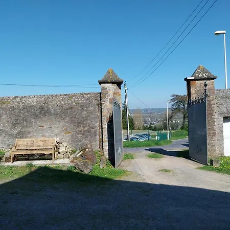 Maison chaleureuse avec terrasse et vue baie-2