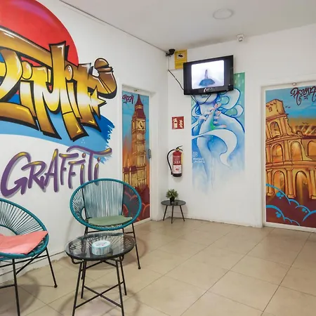 No Limit Hostel Graffiti-3