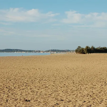 Grand Studio à 5mns de la Plage des Salins-2