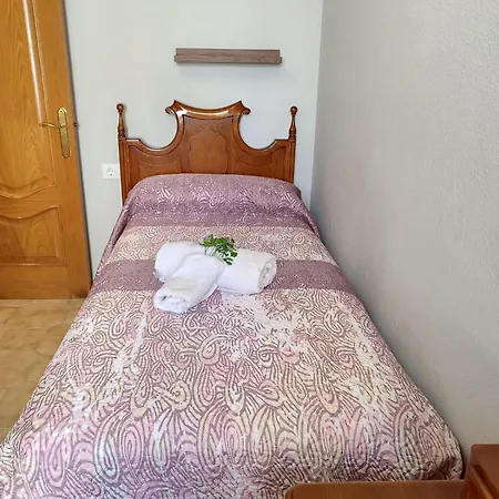 Piso De 4 Habitaciones En El Centro De Roses-2