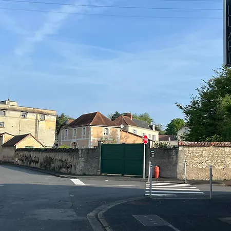 Studios Izicozy I Confort et jardin en ville, proche gare I 2 et 4 pers-2