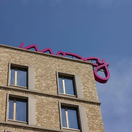 Moxy London Excel-2