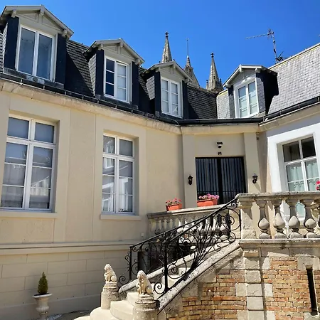Les Hotes D'Eloise-3