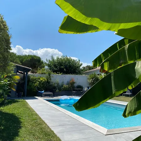 Maison M, chambre privée accès jardin piscine et jacuzzi près de La Rochelle-3