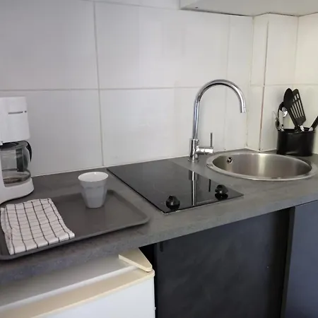 Studio Proche De Paris-3