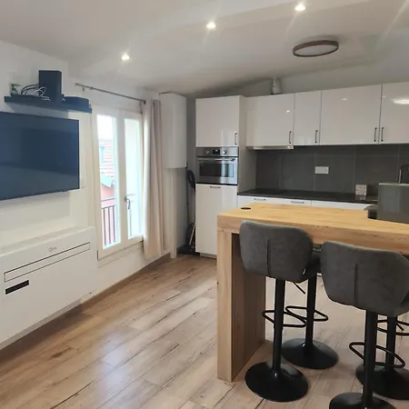Rue du Vieux Château - Beau F2 avec Vue Mer Exceptionnelle - Refait a neuf-3