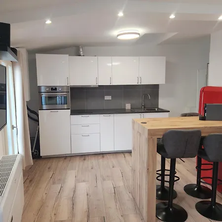 Rue du Vieux Château - Beau F2 avec Vue Mer Exceptionnelle - Refait a neuf-2
