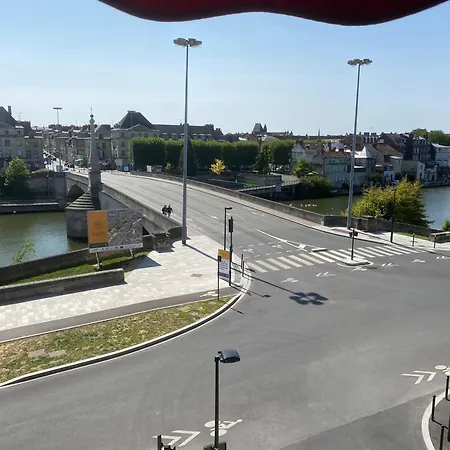 Hôtel de Flandre Centre-Ville, vue Oise-2