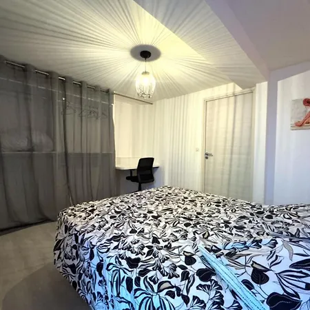 Superbe appartement avec parking gratuit-2