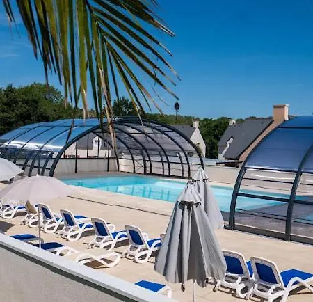 Maison avec piscine chauffée toute l'année à Morgat en bretagne sur la presqu'île de Crozon située à 800 m de la mer-3