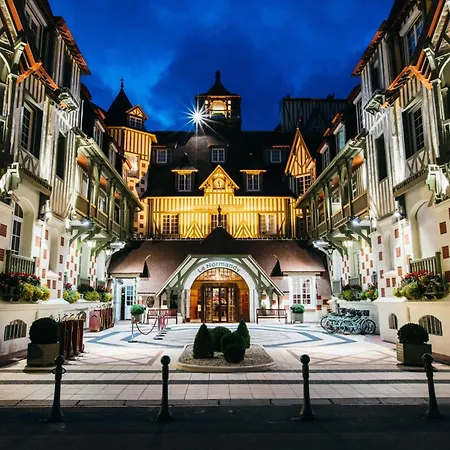 Hôtel Barrière Le Normandy-2