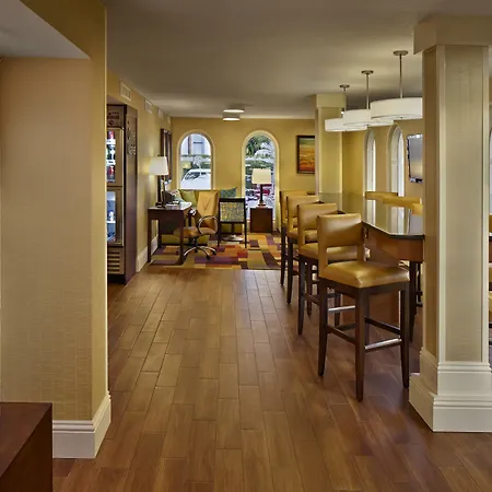 Fairfield Inn And Suites By Marriott Palm Beach-3