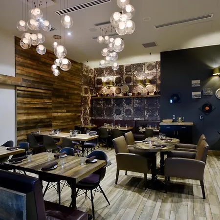 Doubletree By Hilton Ottawa Downtown-2