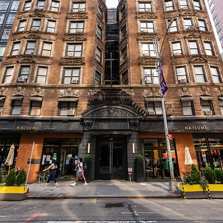 Square Hotel At Times Square-2