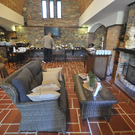 El Vino Hotel & Suites-2