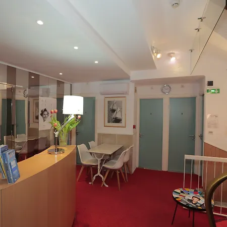 Azurene Royal Hotel-3