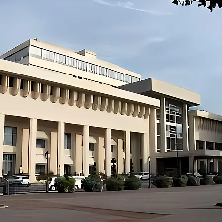 Authentic by Balladins, Hôtel Le Carré d'Aix-3