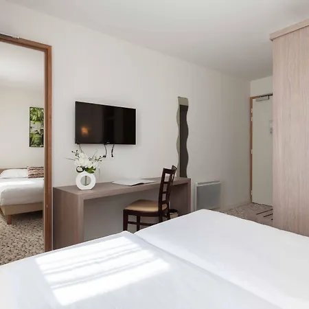 Brit Hotel Alghotel-3