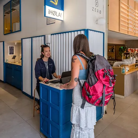 Amistat Beach Hostel Barcelona-2