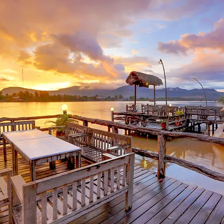 Natural Bungalows Restaurant And Bar-2