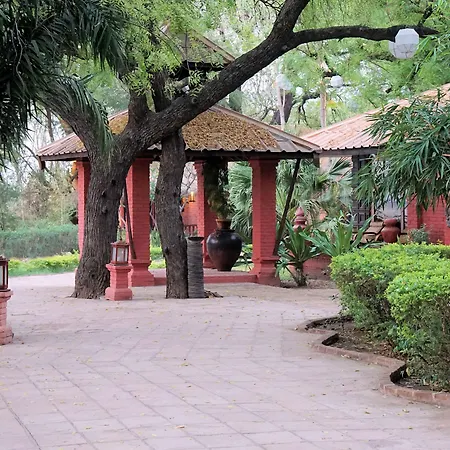 Kma Bagan Hotel River View-3