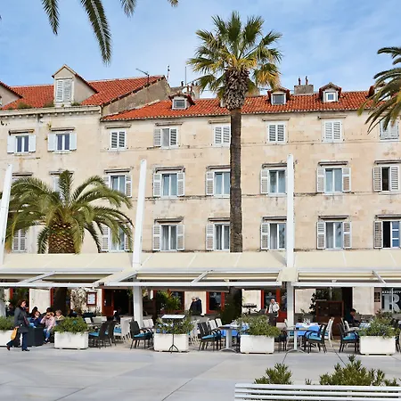 Hotel Adriana-3