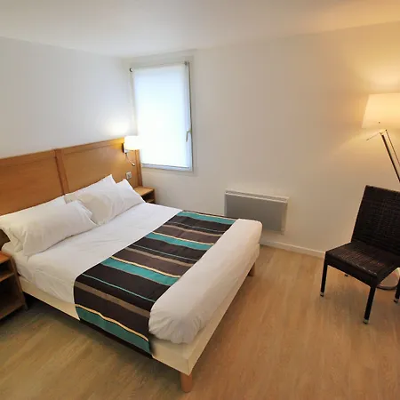 Hotel Le Relais Des Champs-2