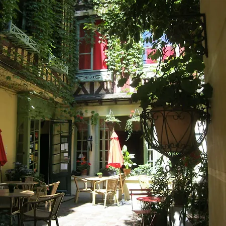 Le Vieux Carré-2