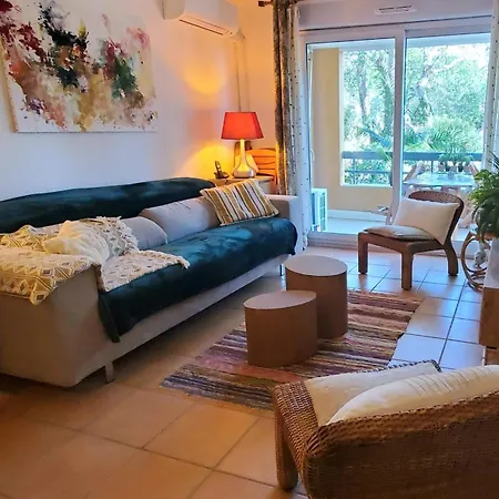Résidence standing - T2 terrace with pool-3