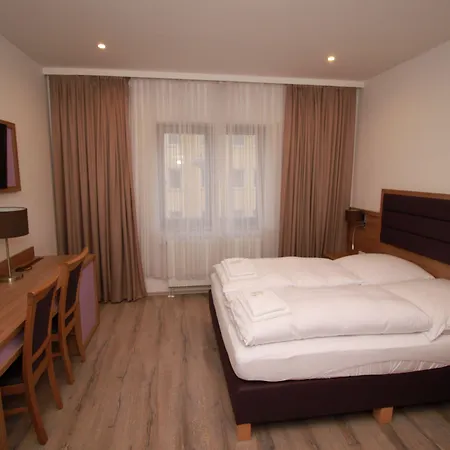 Slamba Hostel-3