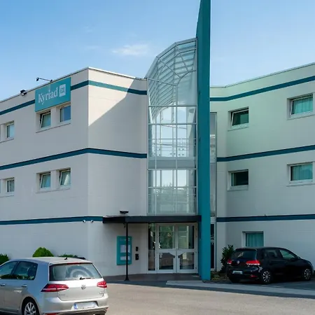 Hotel Cerise Lens-3