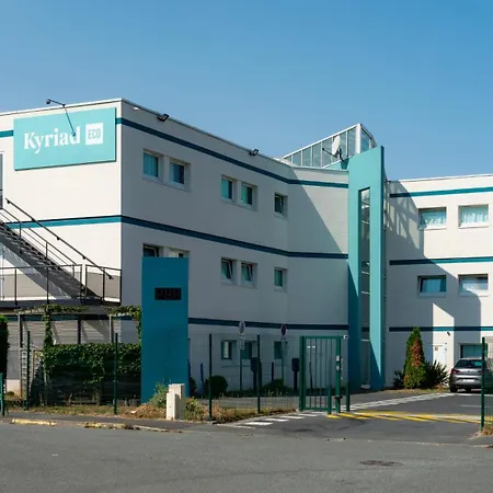 Hotel Cerise Lens-2