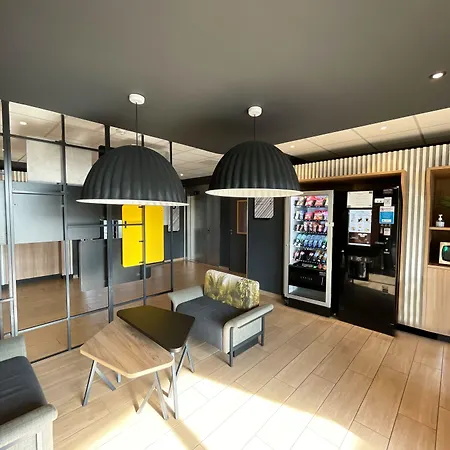 B&B HOTEL Compiègne-3
