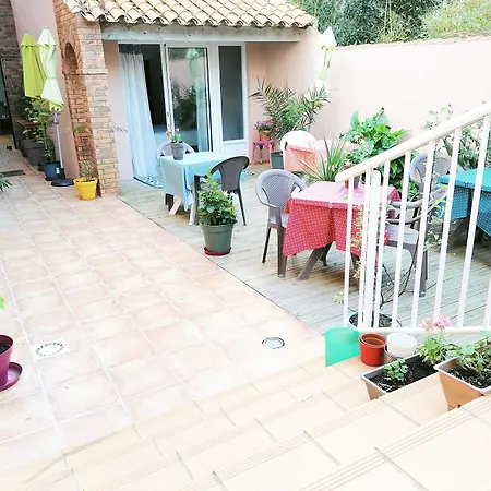 Hotel & Cantine De La Plage-2