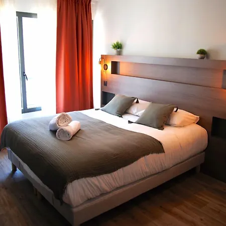 Appart'hôtel Le Corot - Accès Autonome - Saint-Junien Centre-3